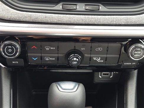 New 2026 Jeep Compass Latitude image 23