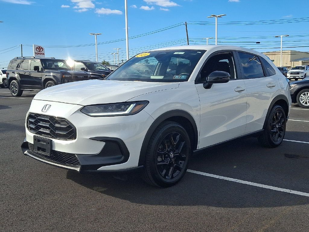 Used 2024 Honda HR-V Sport image 3