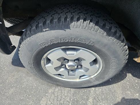 Used 2002 Chevrolet Blazer LS w/ Preferred Equipment Group AWD/4WD image 21