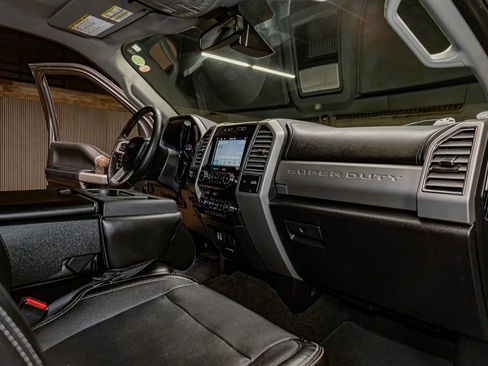 Used 2017 Ford F250 Lariat w/ Lariat Ultimate Package image 20