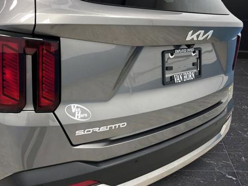 Used 2025 Kia Sorento EX w/ EX Panoramic Sunroof Package AWD/4WD image 41