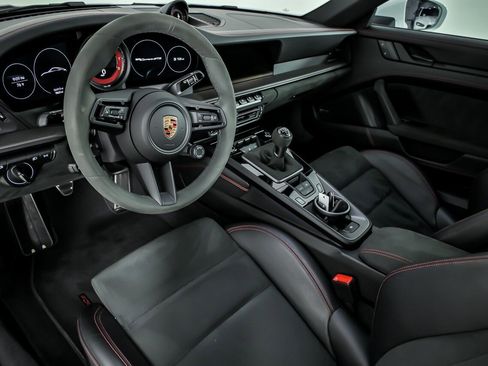 Used 2024 Porsche 911 Carrera GTS RWD image 20