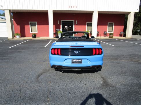 Used 2023 Ford Mustang Premium image 4