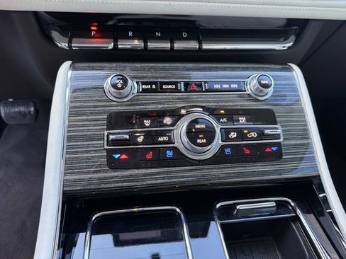 Used 2024 Lincoln Aviator Black Label AWD/4WD image 35