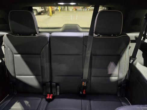 Used 2021 Chevrolet Tahoe Premier AWD/4WD image 32
