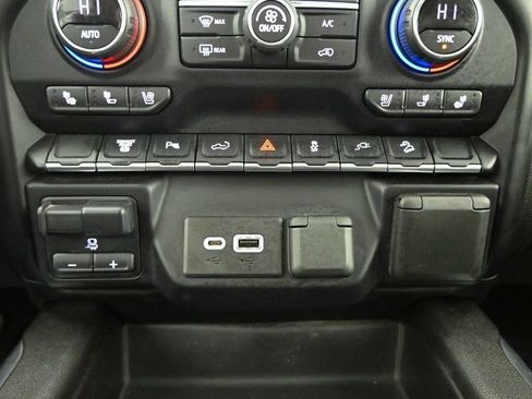 Used 2021 Chevrolet Silverado 2500 LTZ w/ LTZ Plus Package image 31