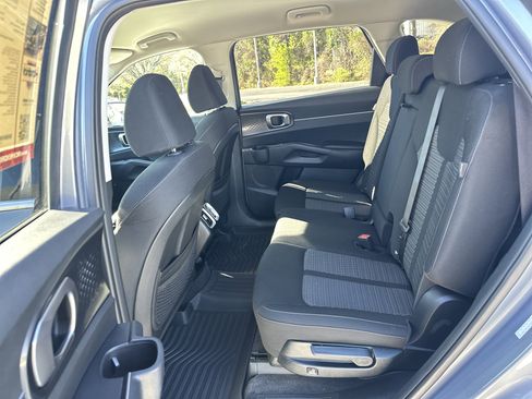 Used 2025 Kia Sorento LX image 42