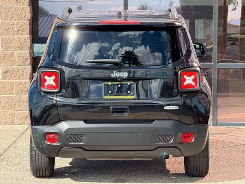 Used 2019 Jeep Renegade Latitude w/ UConnect 8.4 Nav Group image 10