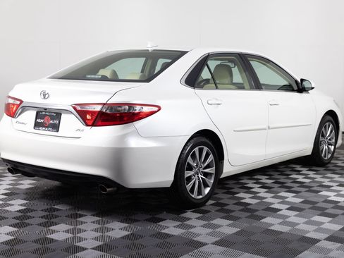 Used 2017 Toyota Camry XLE w/ Advanced Technology Package FWD image 7