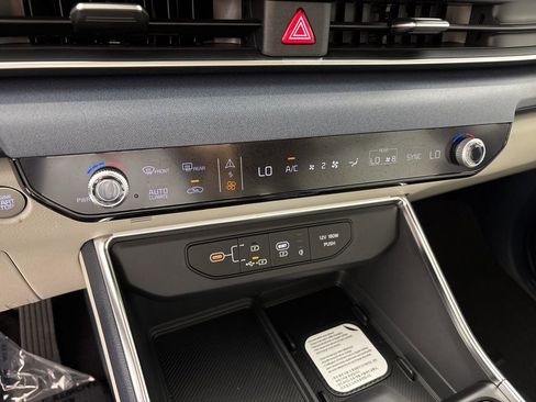 New 2026 Kia Carnival EX FWD image 40