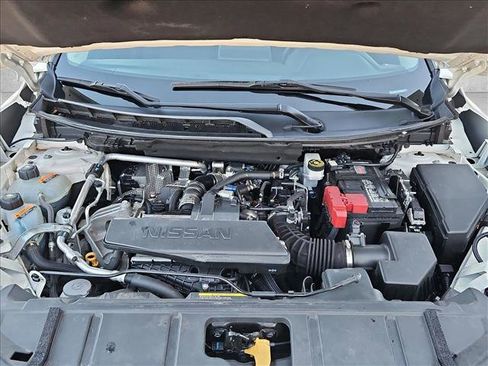 Used 2024 Nissan Rogue S FWD image 22