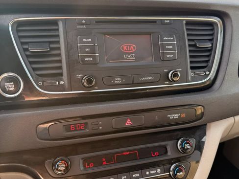 Used 2016 Kia Sedona EX FWD image 17