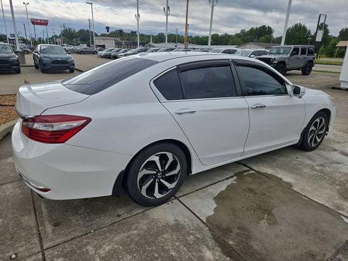 Used 2016 Honda Accord EX-L image 5