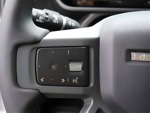 New 2025 Land Rover Defender 90 X-Dynamic SE image 33