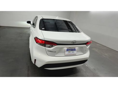 Used 2022 Toyota Corolla LE FWD image 7