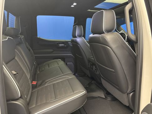 Used 2026 GMC Sierra 1500 AT4X w/ LPO, Black Badging Package image 27