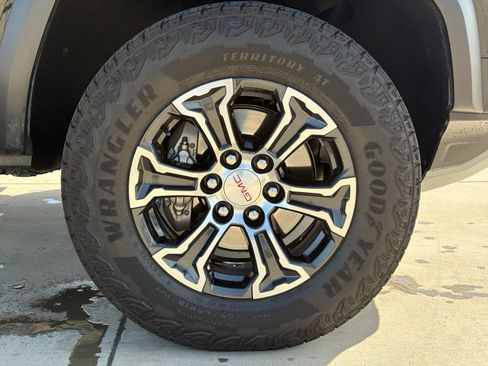 Certified 2023 GMC Canyon AT4 AWD/4WD image 9