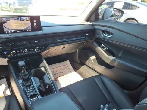 Used 2025 Honda Accord Touring image 11