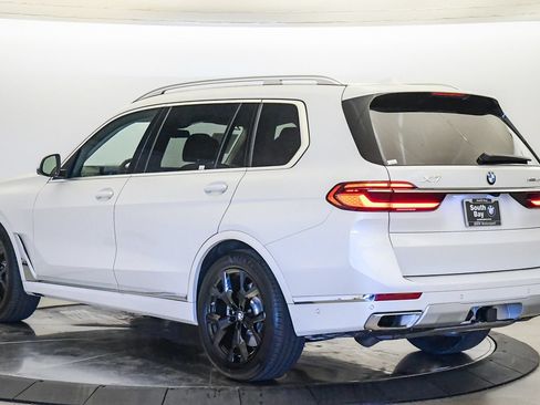 Used 2026 BMW X7 xDrive40i w/ Premium Package AWD/4WD image 2