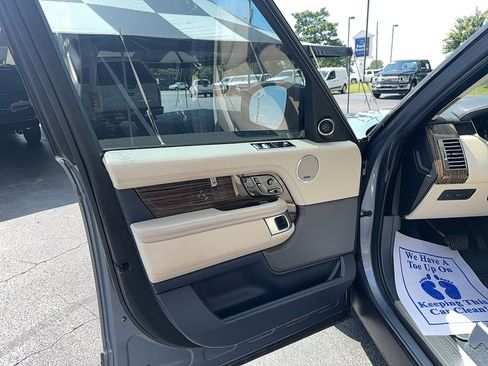 Used 2019 Land Rover Range Rover HSE image 11