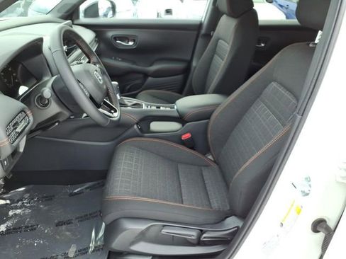 Certified 2026 Honda HR-V Sport image 4