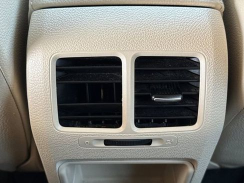 Used 2010 Volkswagen Jetta Limited Edition image 16