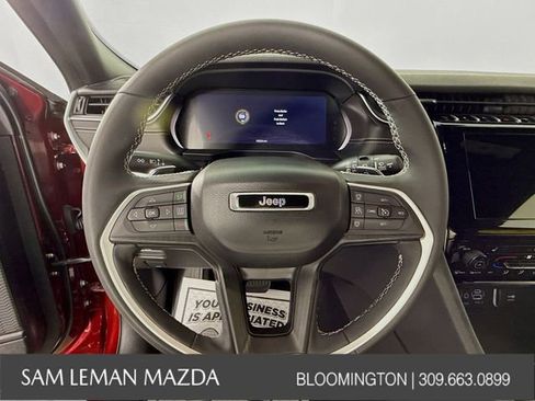 Used 2024 Jeep Grand Cherokee Altitude image 15