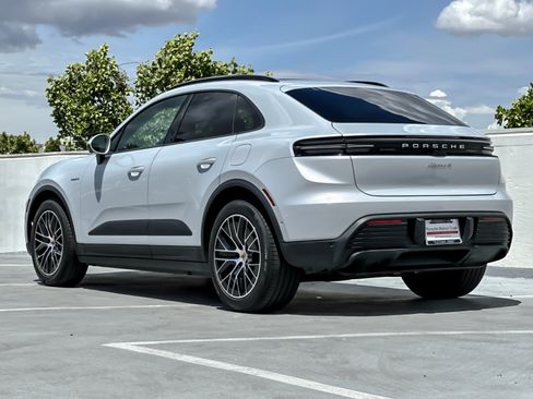 Used 2025 Porsche Macan 4 Electric AWD/4WD image 30