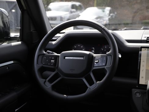 New 2026 Land Rover Defender 110 X-Dynamic SE image 18