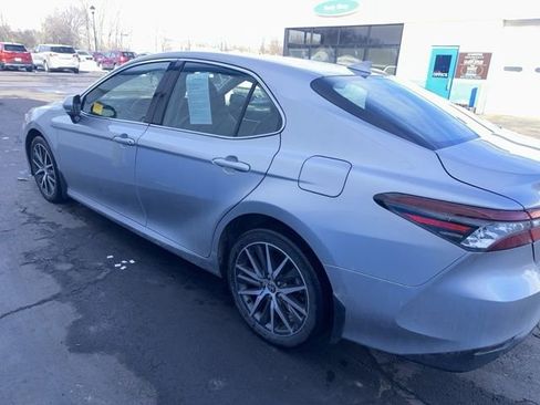 Used 2024 Toyota Camry XLE w/ Cold Weather Package image 5