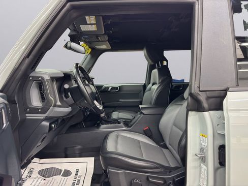 Used 2024 Ford Bronco Everglades image 33