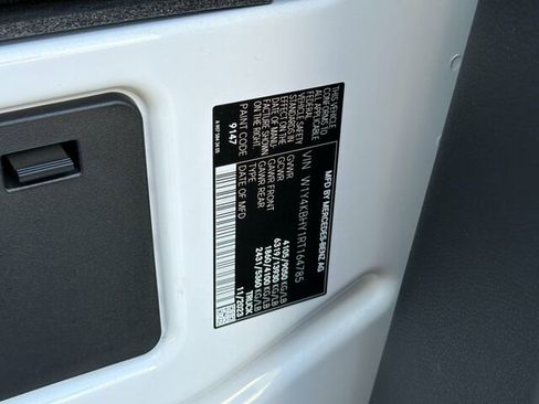 Used 2024 Mercedes-Benz Sprinter 2500 image 33