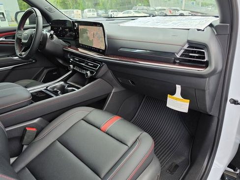 New 2026 Chevrolet Traverse RS FWD image 14