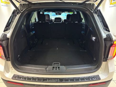 Used 2025 Ford Explorer ST-Line w/ Premium Package AWD/4WD image 23