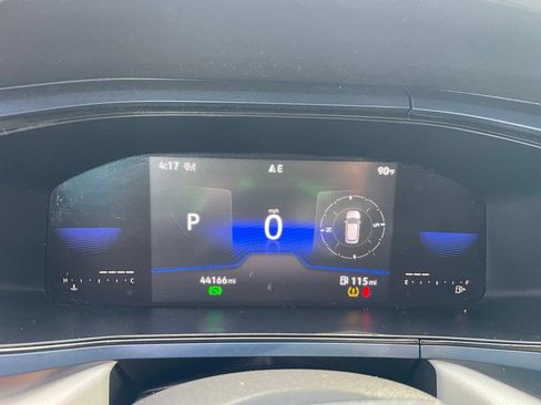 Used 2022 Volkswagen Taos SE w/ Panoramic Sunroof Package FWD image 31