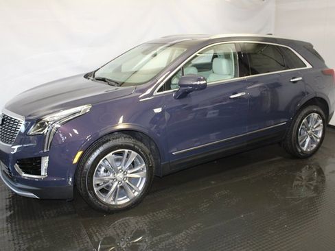 New 2025 Cadillac XT5 Premium Luxury image 2