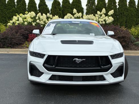 Used 2025 Ford Mustang GT Premium RWD image 5