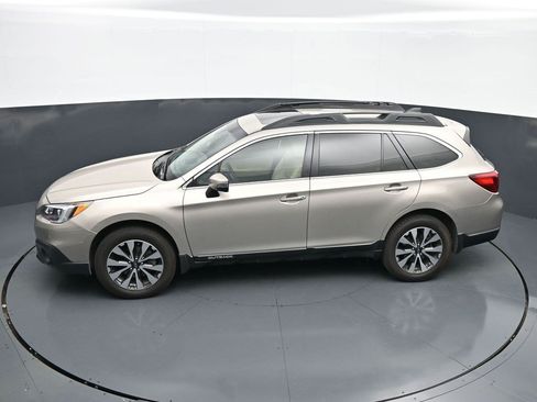Used 2017 Subaru Outback 2.5i Limited AWD/4WD image 13