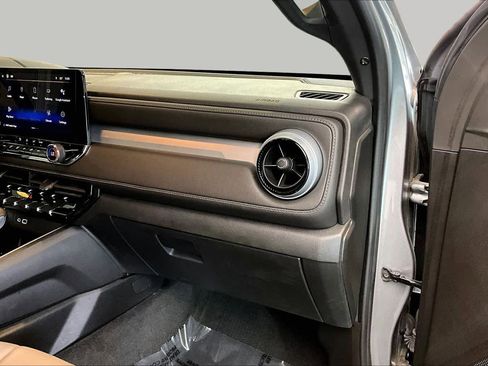 Used 2023 Chevrolet Colorado LT w/ LT Convenience Package RWD image 18