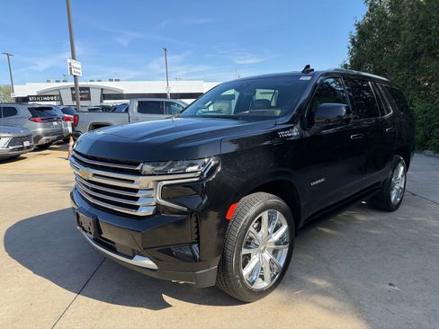 Used 2023 Chevrolet Tahoe High Country w/ Premium Package 2 AWD/4WD image 7