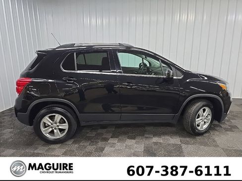 Used 2020 Chevrolet Trax LT AWD/4WD image 2