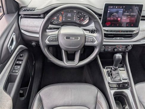 Used 2022 Jeep Compass Latitude w/ Sun and Sound Group image 10