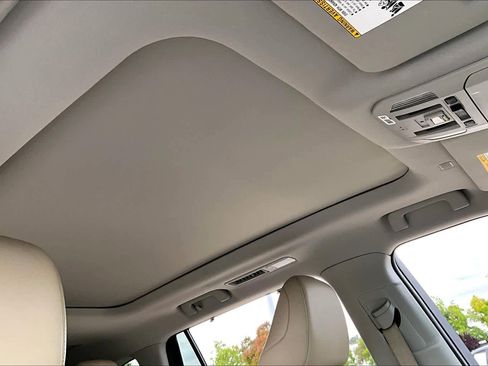 Used 2022 Toyota Highlander Platinum AWD/4WD image 13