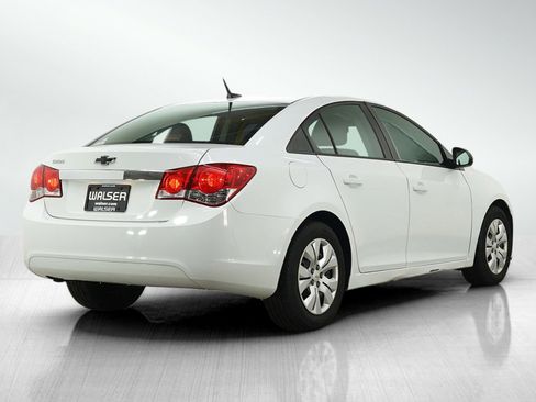 Used 2013 Chevrolet Cruze LS FWD image 5