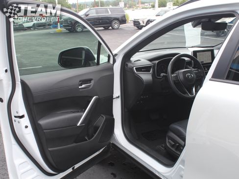 Used 2024 Toyota Corolla Cross AWD Hybrid w/ Convenience Package image 10