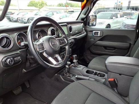 Used 2021 Jeep Gladiator Overland AWD/4WD image 16