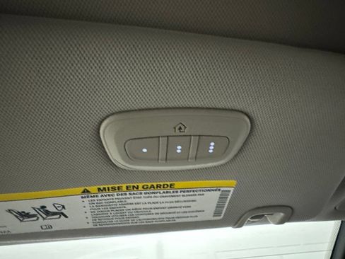 Used 2020 Chrysler Pacifica Touring-L FWD image 41