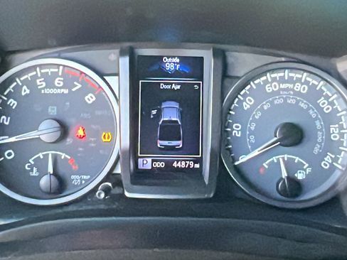 Used 2022 Toyota Tacoma 2WD Double Cab image 33