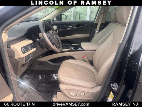 Used 2022 Lincoln Nautilus Reserve AWD/4WD image 12