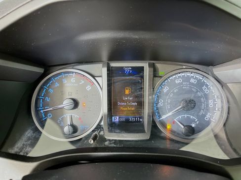 Used 2021 Toyota Tacoma TRD Sport AWD/4WD image 18